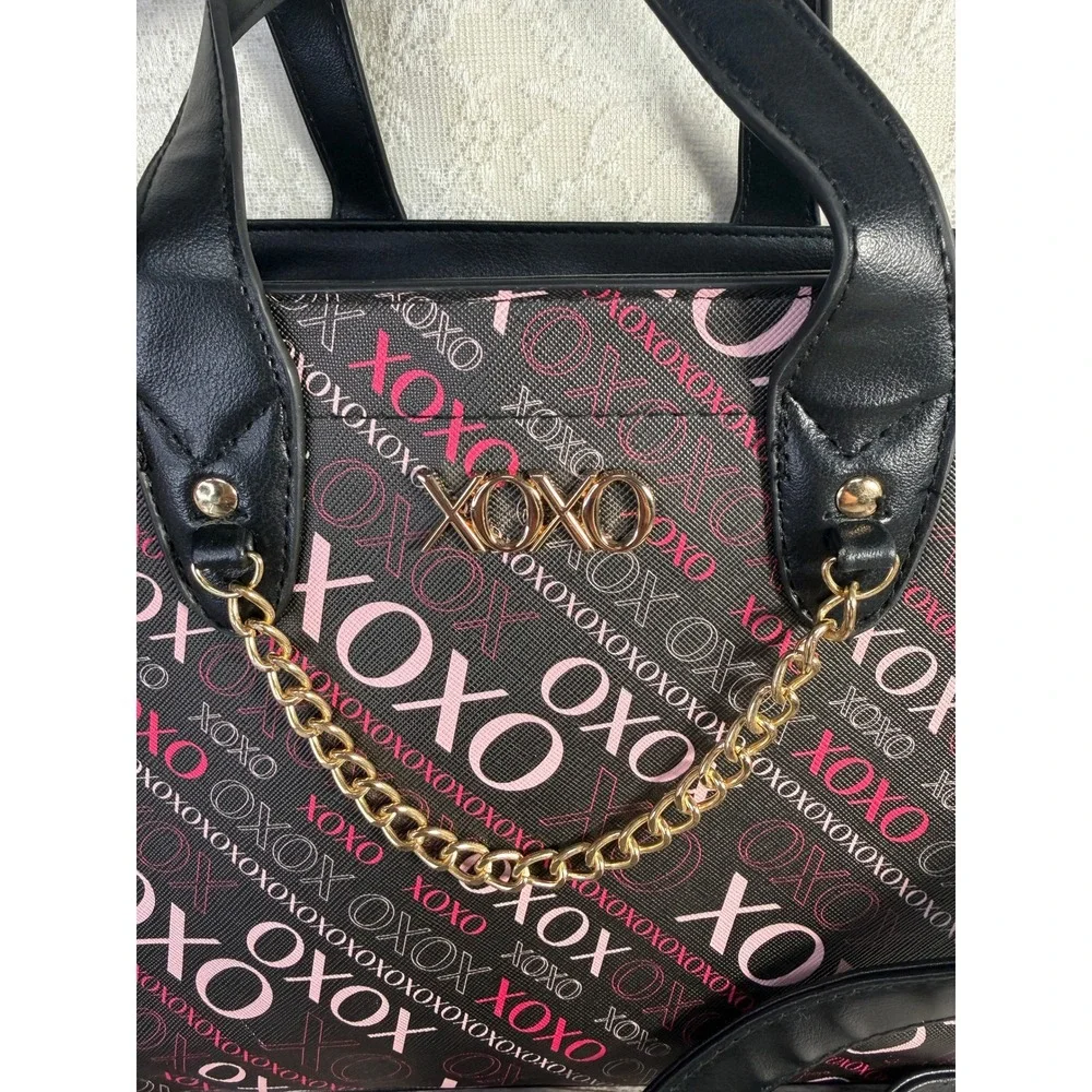 XOXO Logo Print Satchel Handbag Pink Monogram Crossbody with Coin Purse NEW‎